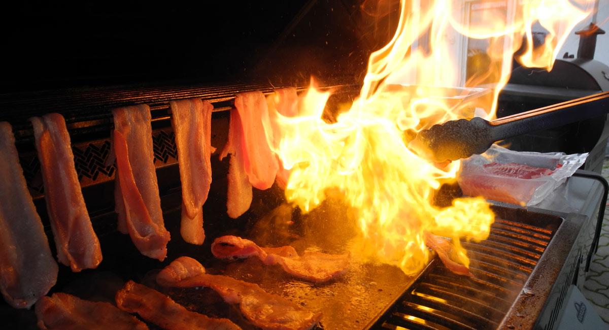 Gesund Grillen - Fettbrand vermeiden