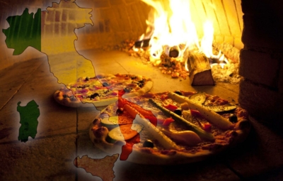 Pizzen im traditionellen Holzbackofen