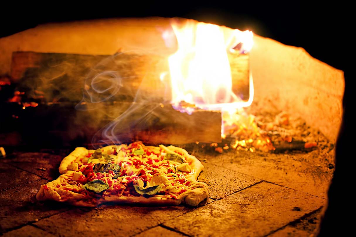Titelbild zum Thema Rezepte für Pizzaofen