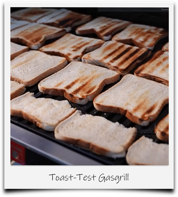 Bild vom Toast-Test auf dem Gasgrill