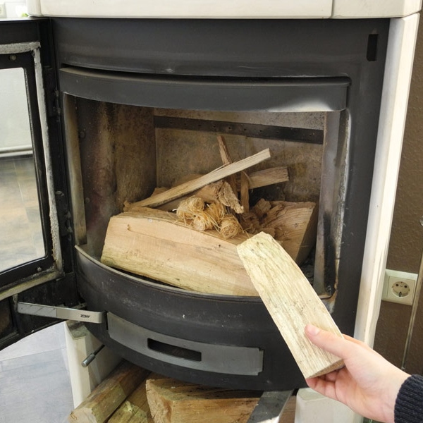 Was darf im Ofen verbrannt werden und was nicht?