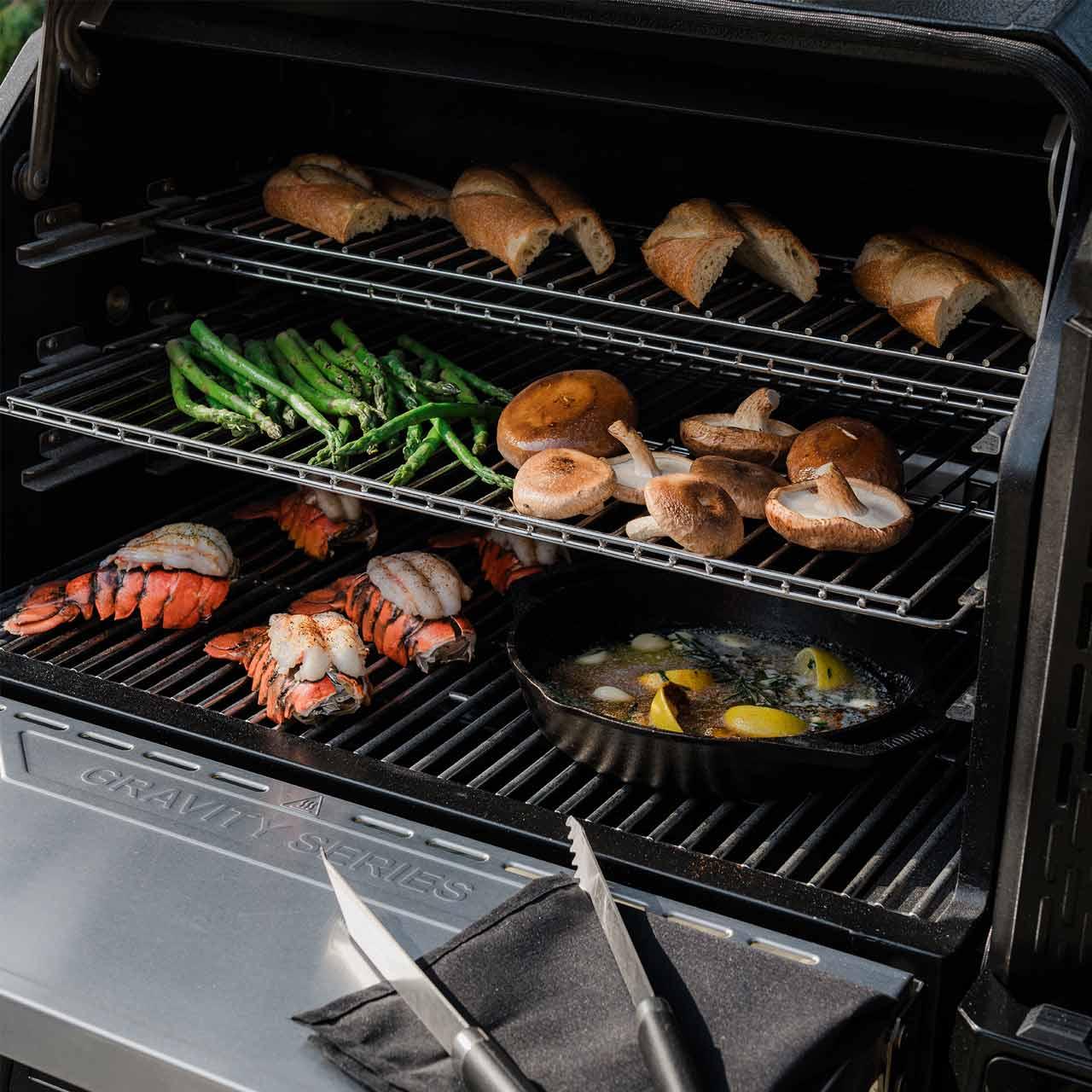 Digitaler Holzkohlegrill und Smoker Masterbuilt Gravity Series XT