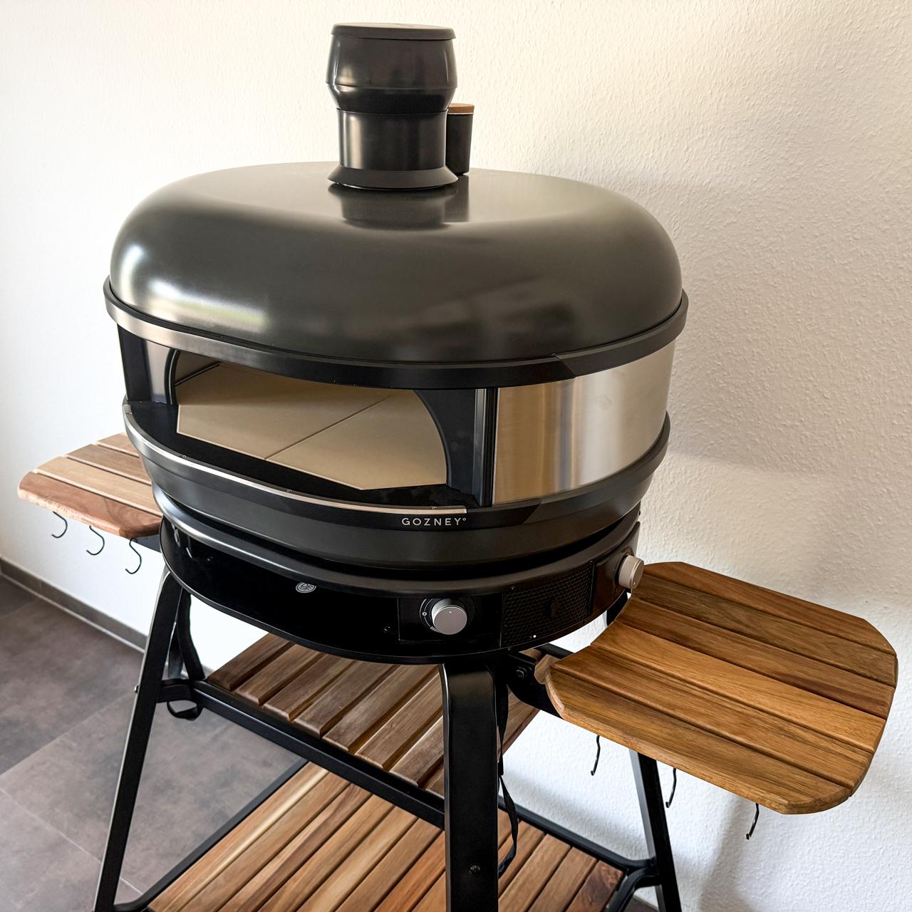 Ausstellungsstück - Pizzaofen Gozney Dome Off Black Dual-Fuel Bundle inkl. Gestell & Dampfinjektor (kein Versand)