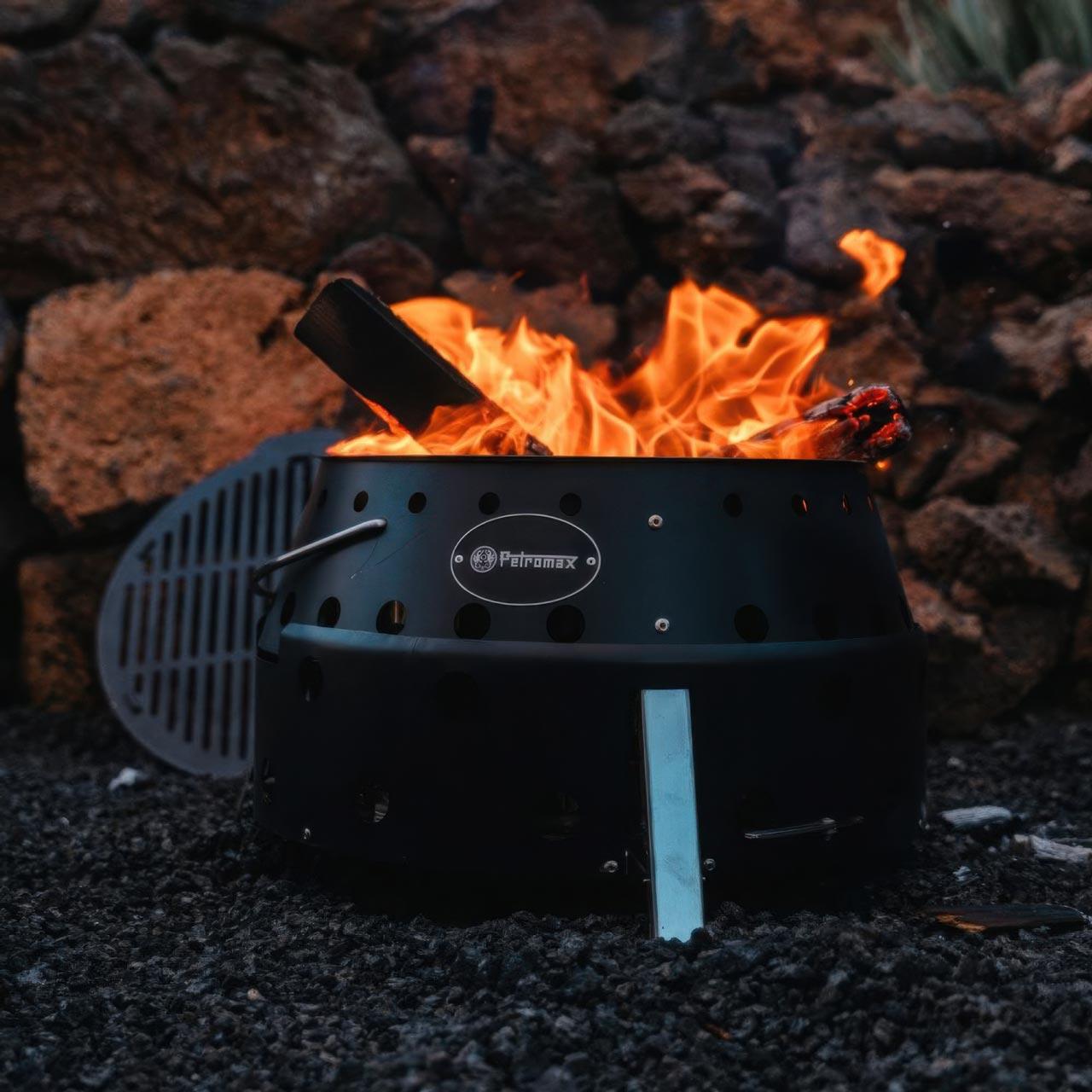 4-in-1 Terrassenofen Petromax Atago Black Edition