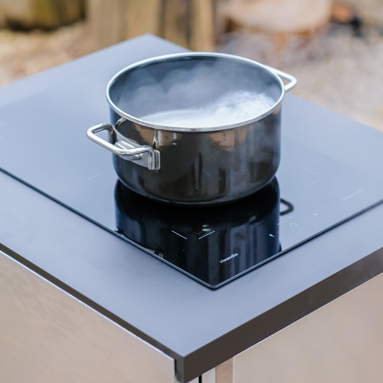 Outdoorküche vivandio quub / Mobile Outdoorküche mit Grill, Kühlschrank & Kochfeld - Ausführung: silber - Mobilität: mit Stellfüßen