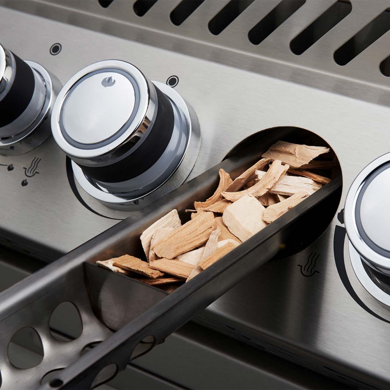 Gasgrill Napoleon Prestige Pro 825 inkl. Drehspieß-Set