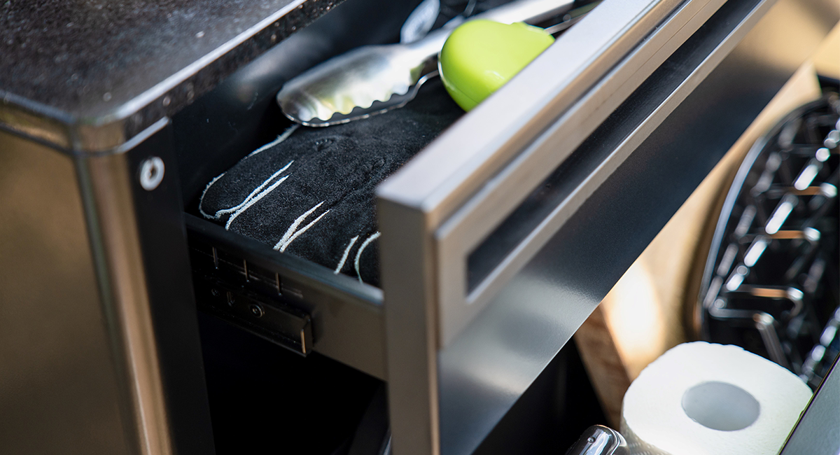 Besteckschublade des Outdoorchef Heat Schrankmoduls
