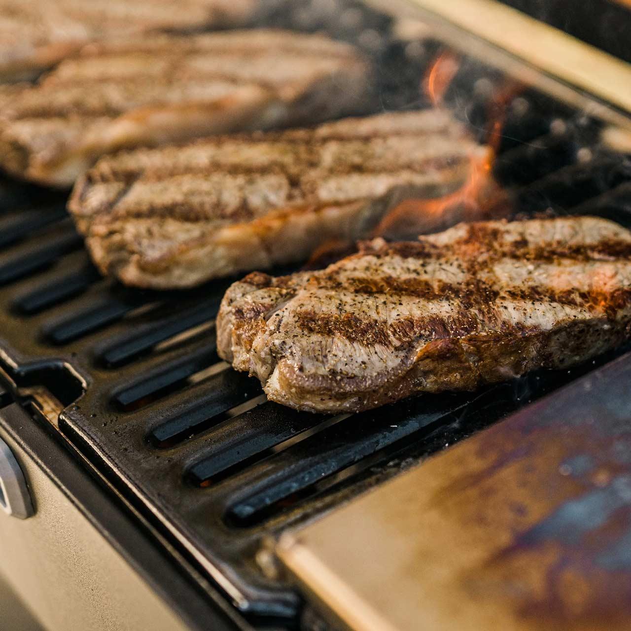 Masterbuilt tragbarer Holzkohlegrill & Smoker