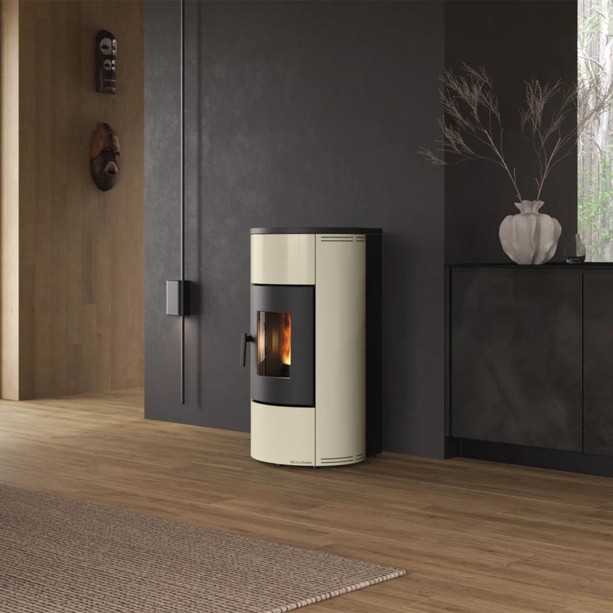 Pelletofen Extraflame Prestige Line Daniela Plus mit 8 kW - Verkleidung: schwarz