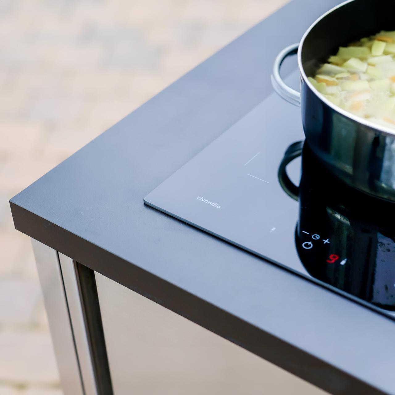 Outdoorküche vivandio quub / Outdoor Kochstation mit Induktionskochfeld - Ausführung: silber - Mobilität: mit Stellfüßen