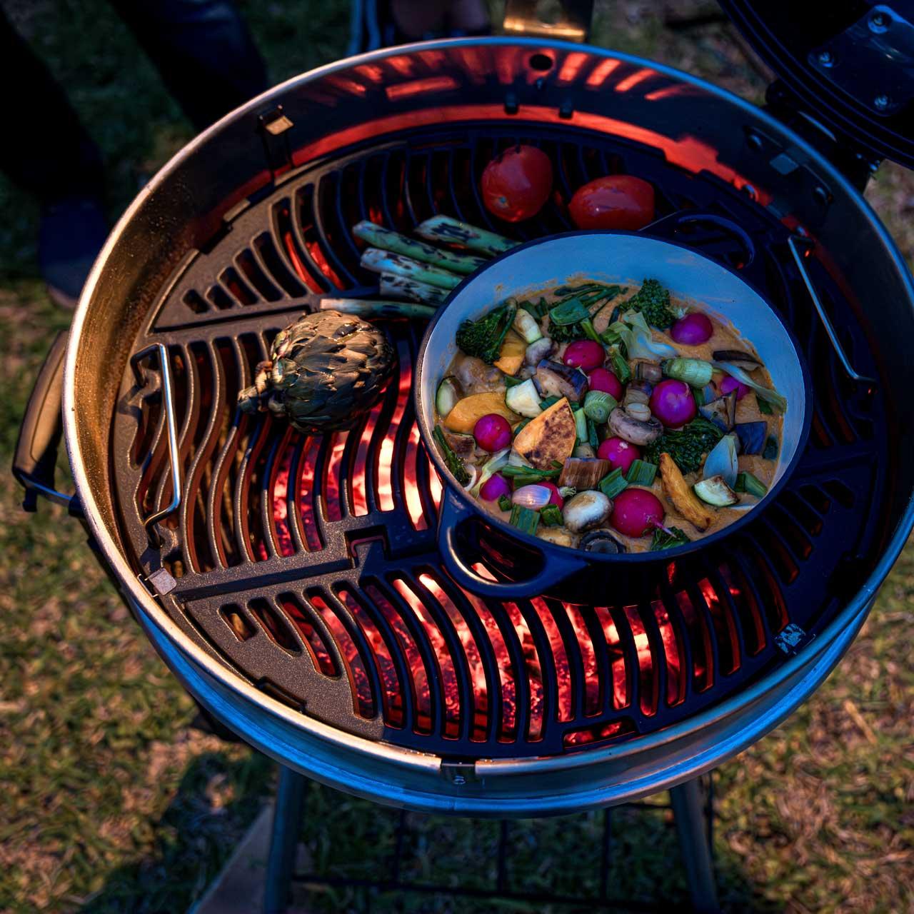Kugelgrill Napoleon PRO22K-LEG-3, schwarz Holzkohlegrill DN 57 cm