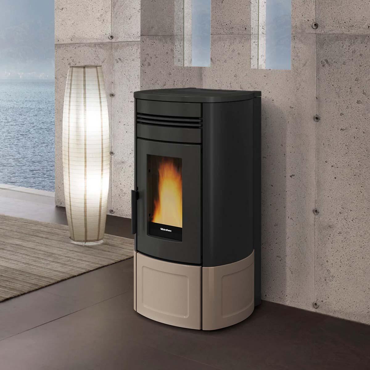 Pelletofen Extraflame Evolution Line Noris Lux mit 12 kW - Verkleidung: taupe matt