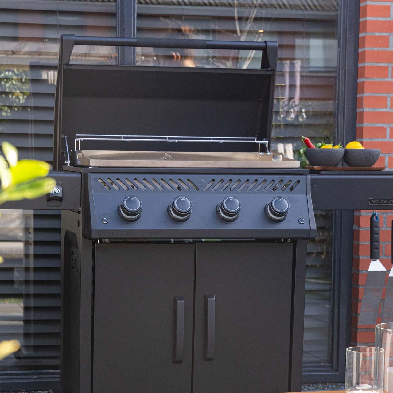 Plancha Grill Napoleon Phantom Rogue Pro 30, Edelstahl Griddle Bundle inkl. 2 Unterschränke