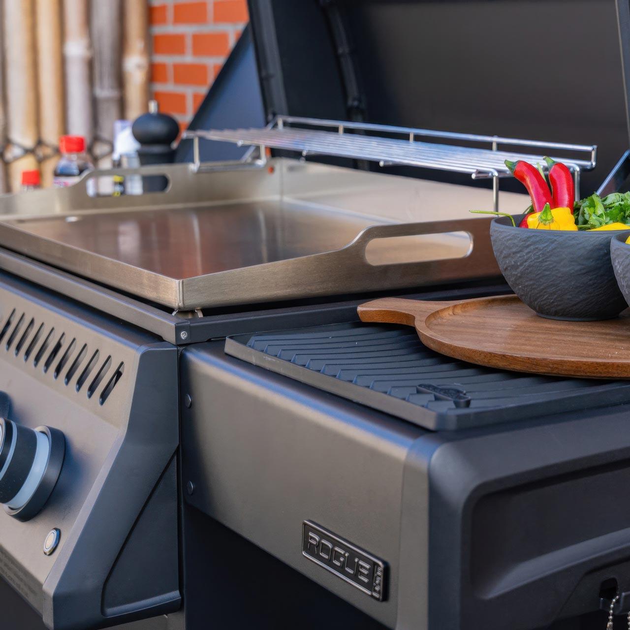 Plancha Grill Napoleon Phantom Rogue Pro 30, Edelstahl Griddle Bundle inkl. 2 Unterschränke