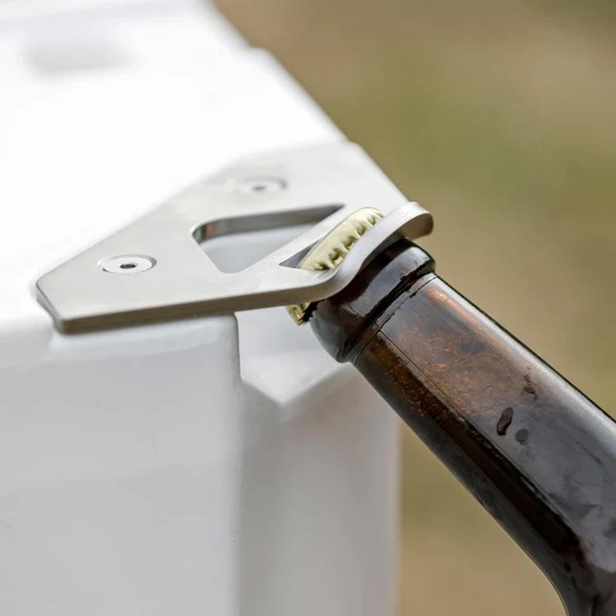 Schlossplatte mit Flaschenöffner für Petromax Kühlbox