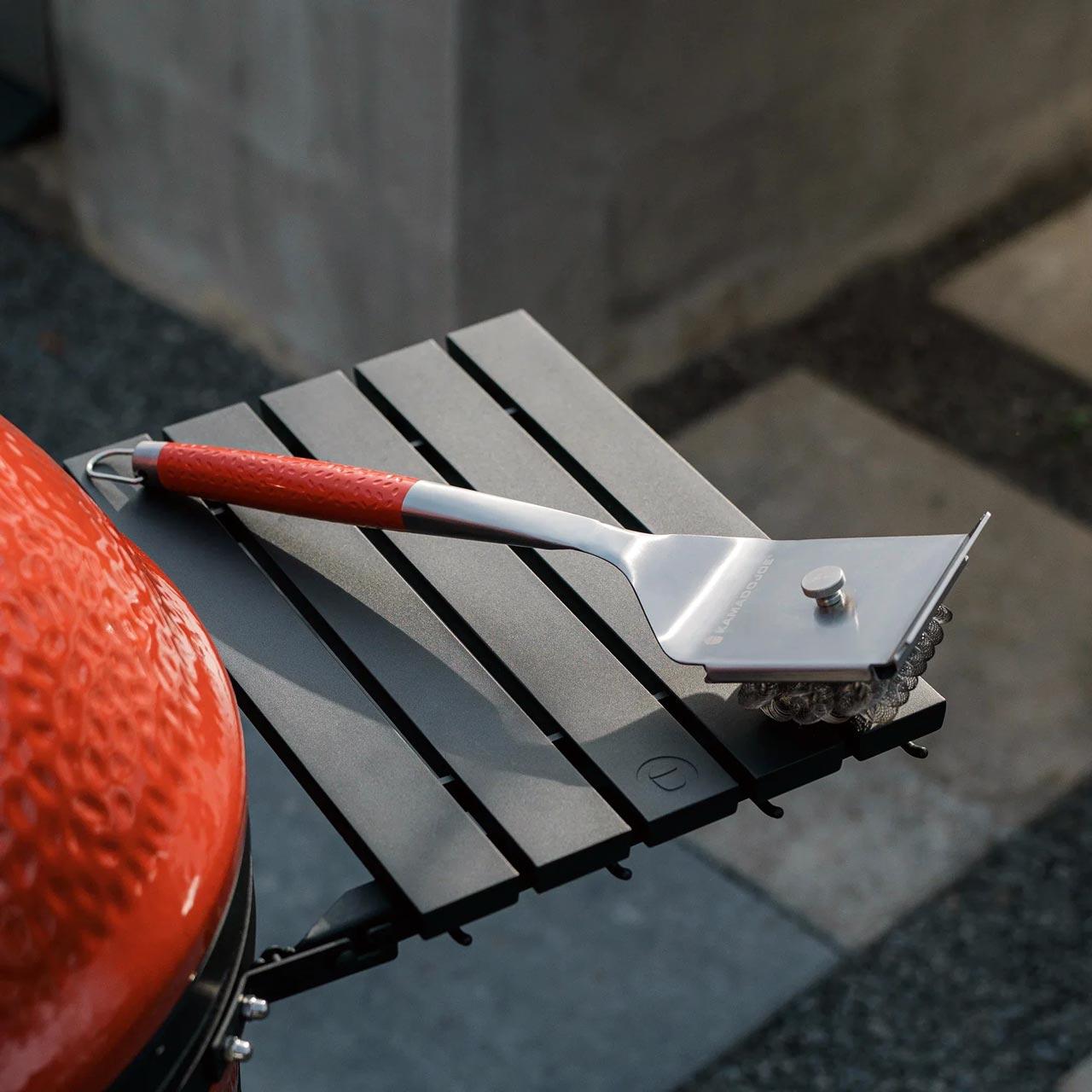 Kamado Joe Krafted Stahl Grillbürste mit Schaber