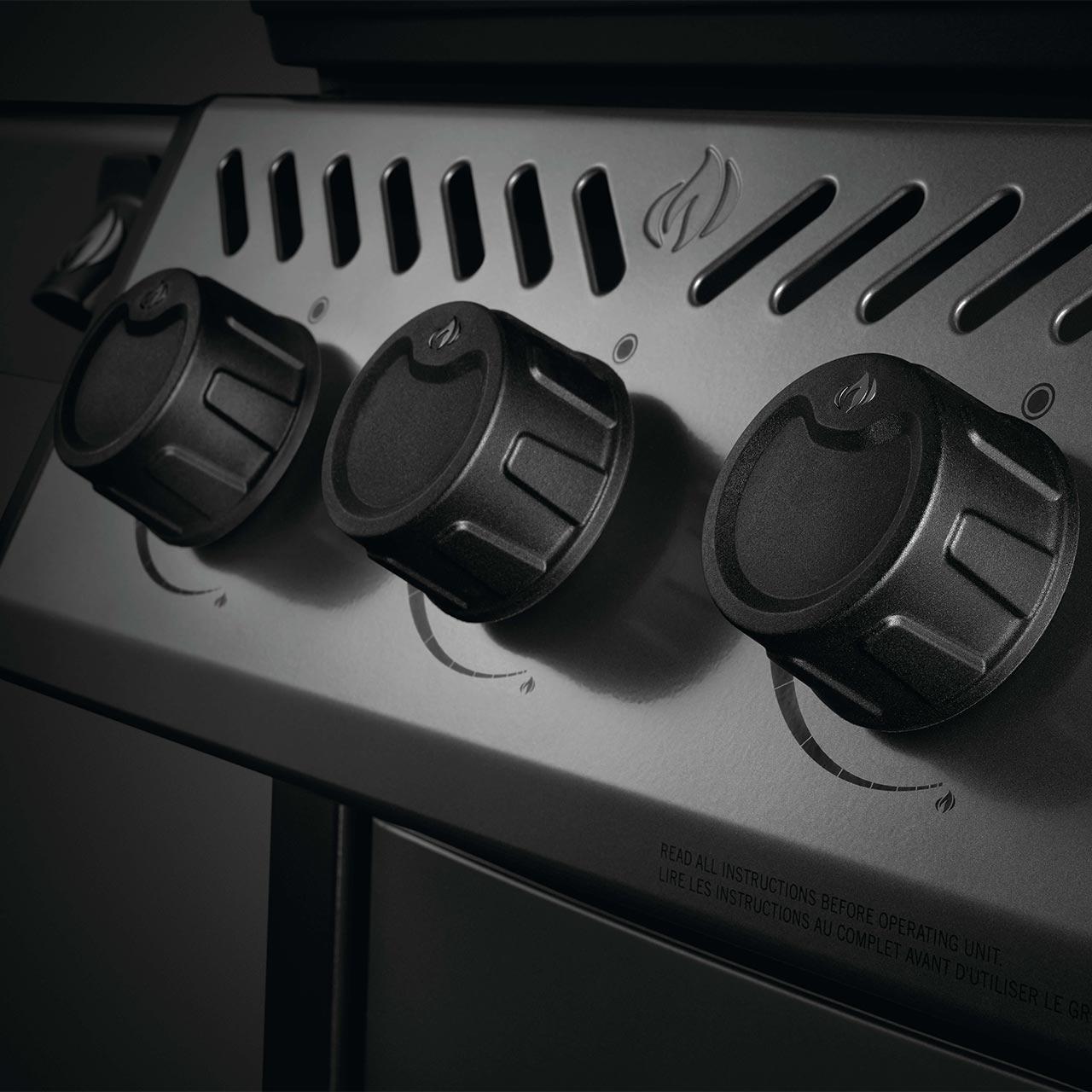 Gasgrill Napoleon Freestyle 365 DSIB mit Tür & Sizzle Zone