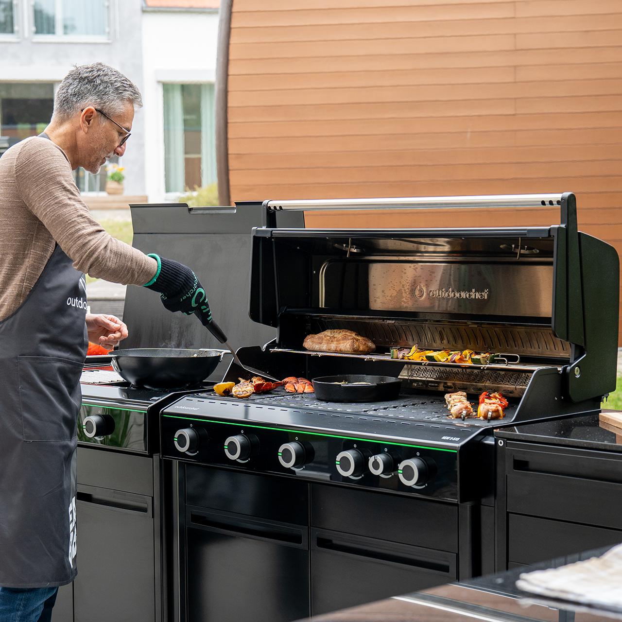 Outdoorchef Heat Outdoorküche X-515 RB K mit Blazing Zone X-245 K und Kühlschrankmodul inkl. CASO Barbecue Cooler und Arbeitsplatte aus Granit