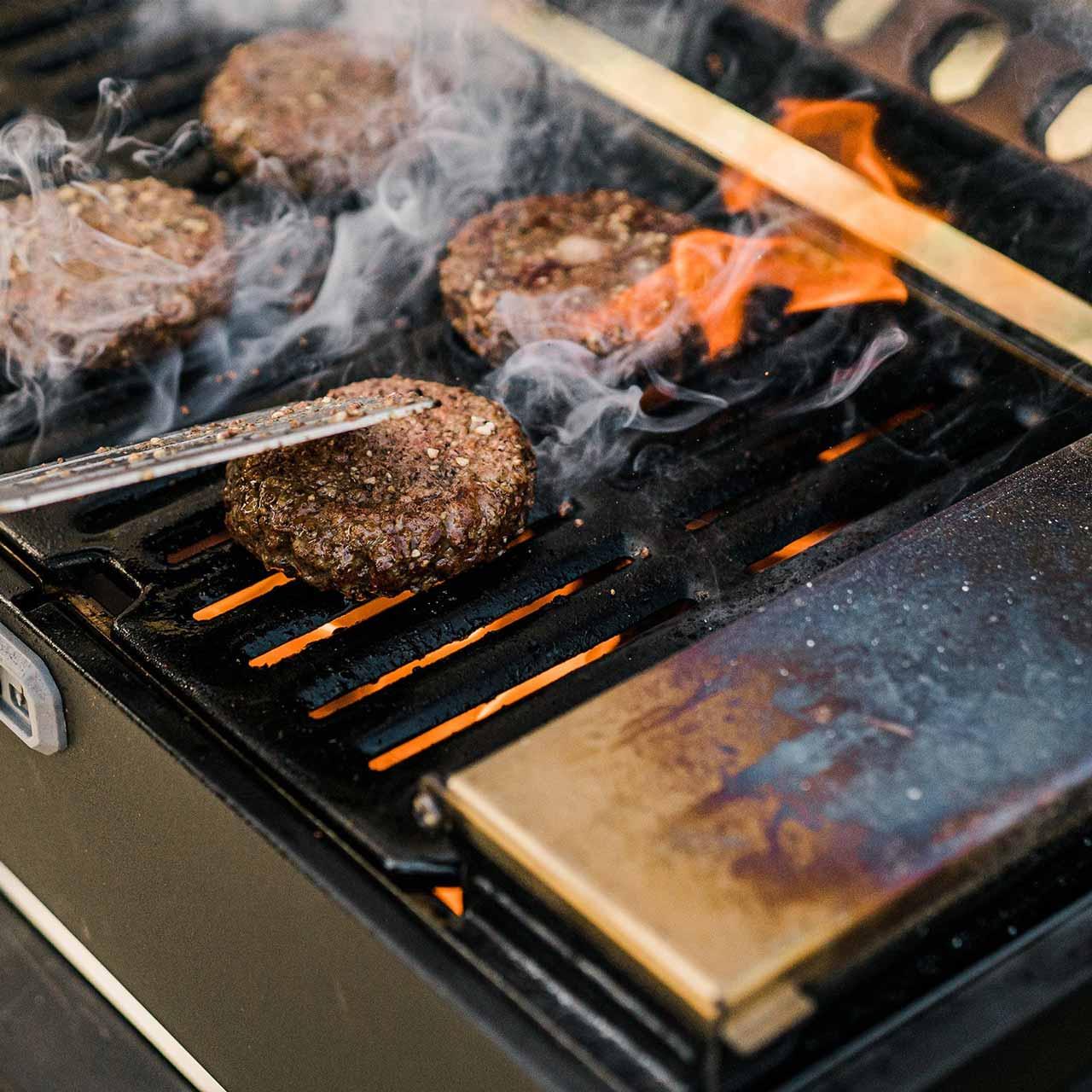 Masterbuilt tragbarer Holzkohlegrill & Smoker