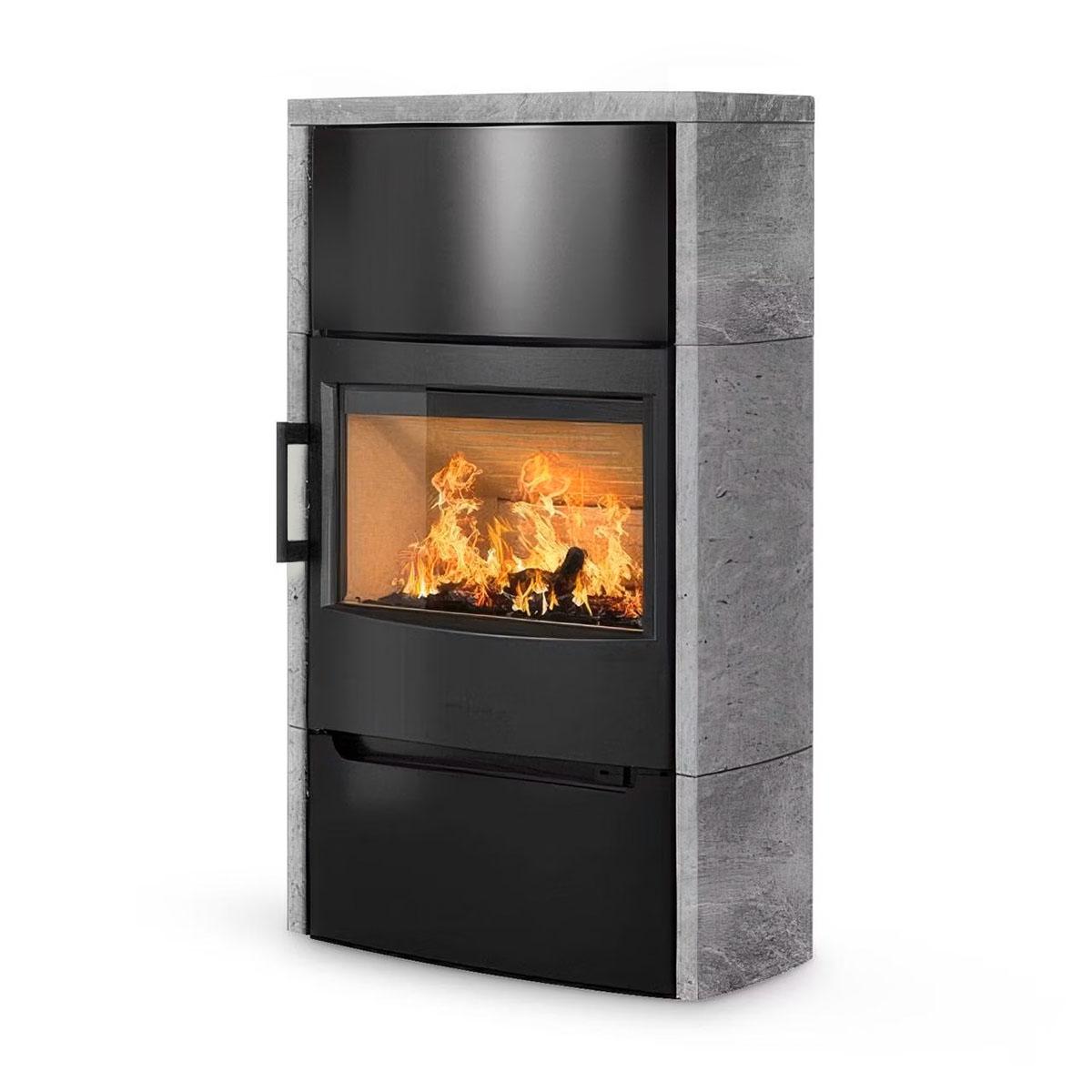 Kaminofen Wiking Maxi 6, 6,3 kW - Ausführung: Naturstein grau - Korpus: Schwarz - Holzfach: mit Tür - Rauchabgang: Oben