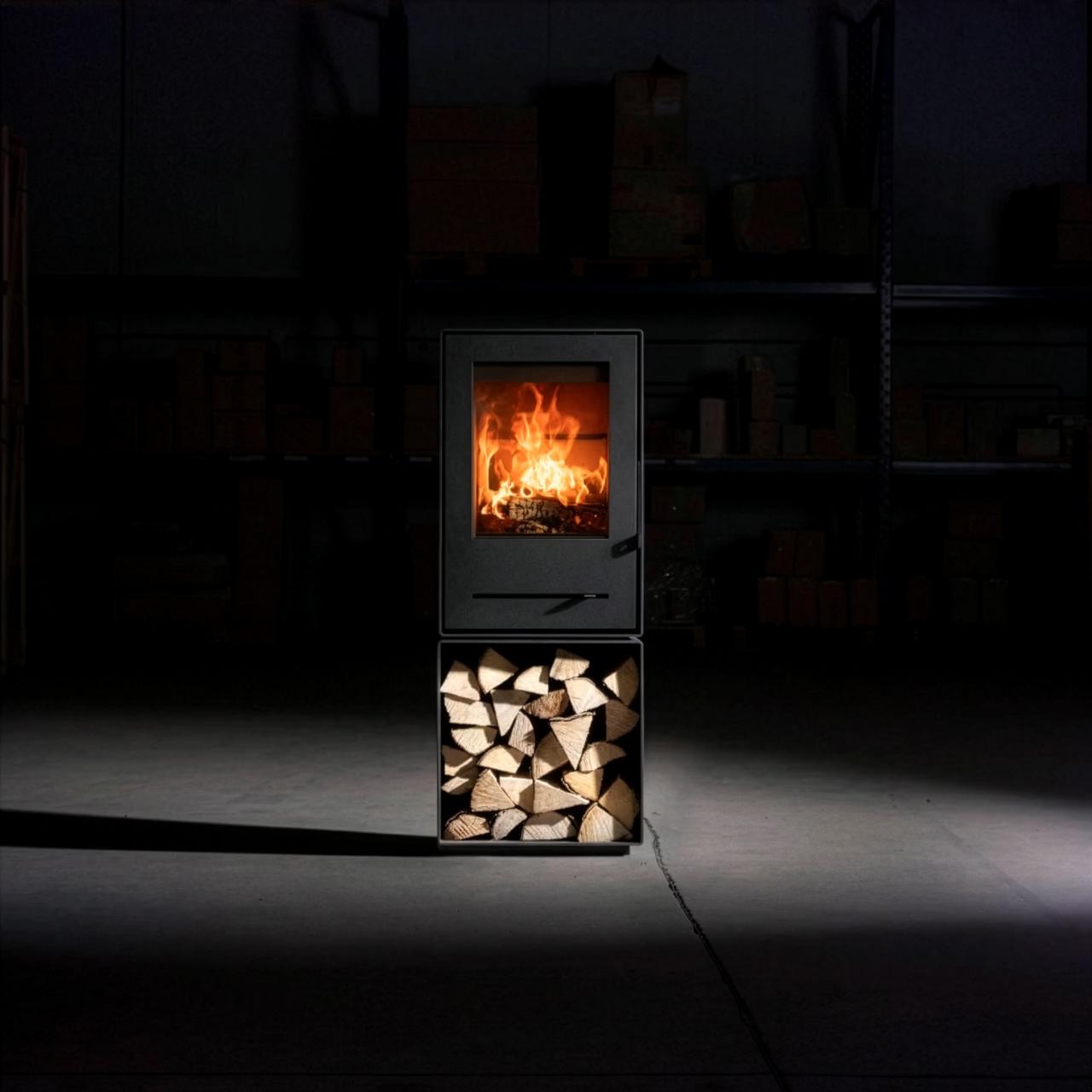 Kaminofen Trimline Woody Grid 6,4 kW - Ausführung: Grid S (quadratischer Sockelblock)
