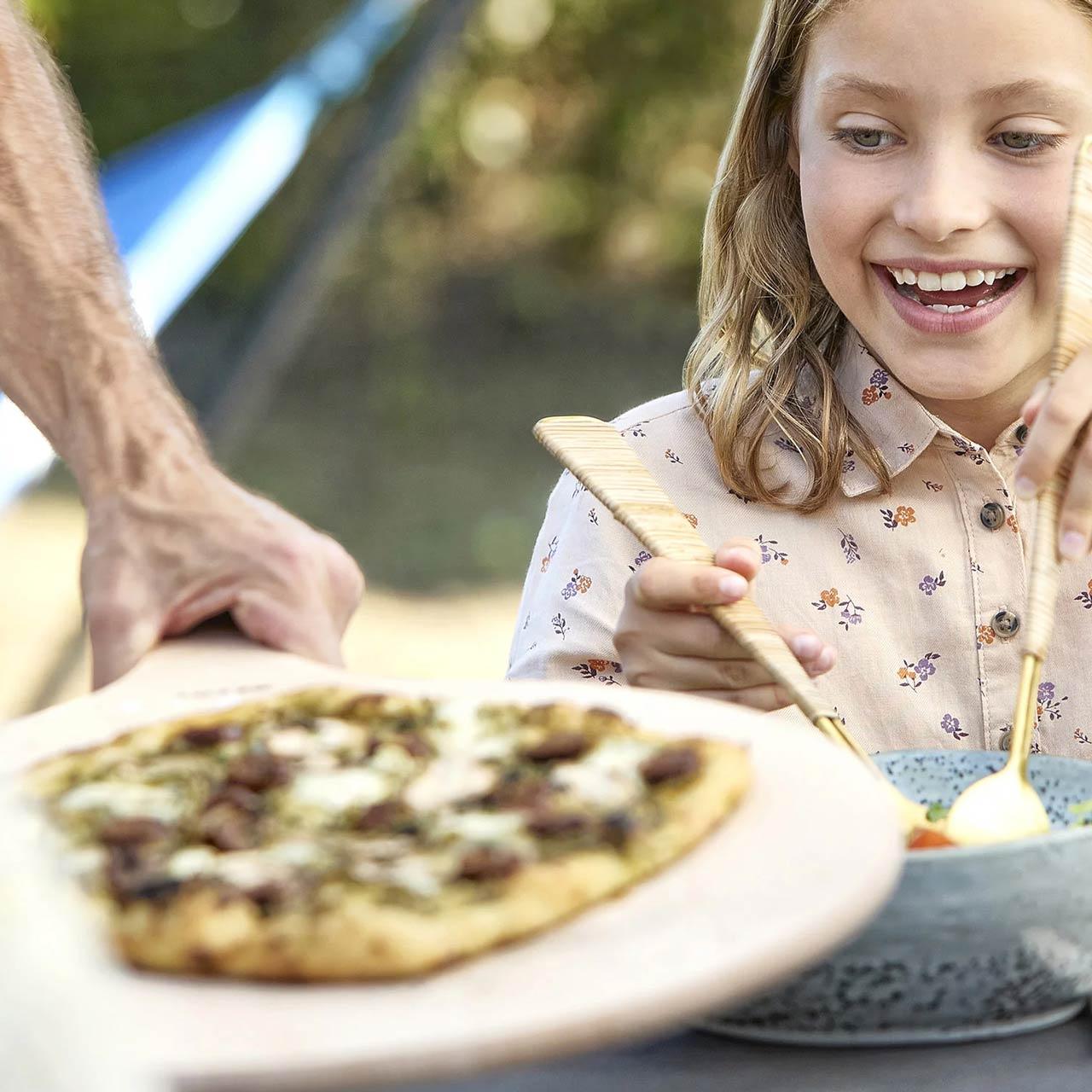 Pizzaofen-Zubehör Cozze Pizzabrett Rund mit Griff Ø 35 cm, Bambus Schneidebrett