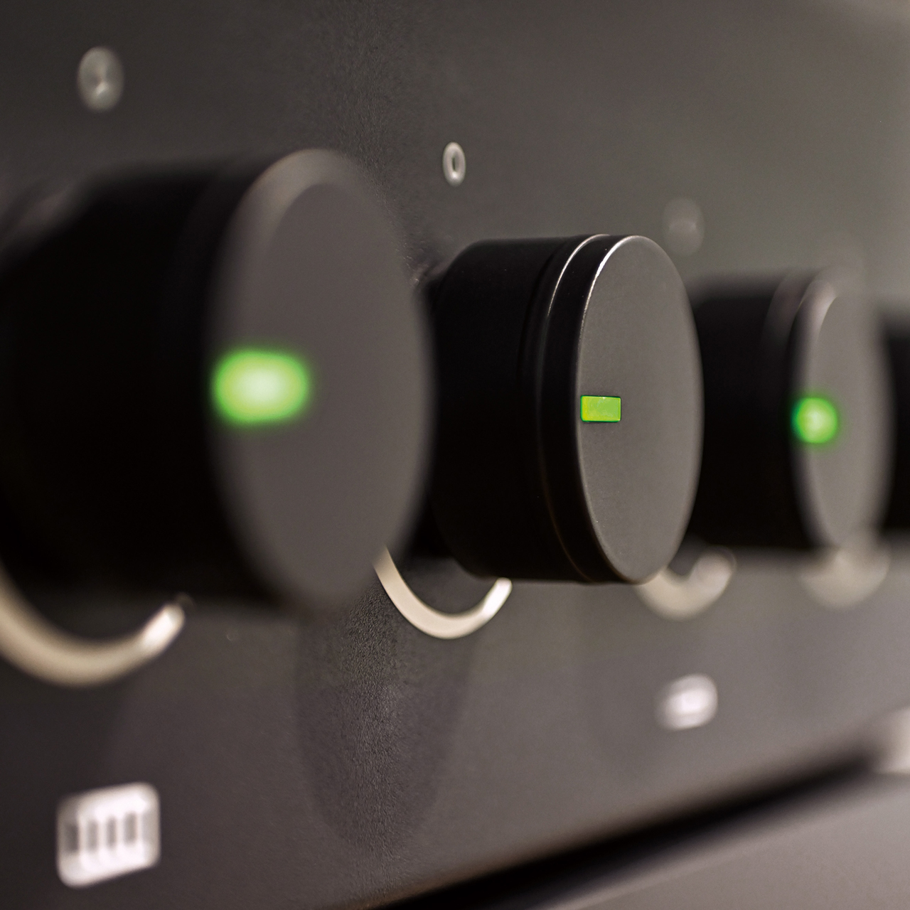 Outdoorchef QUBE Black leuchtende Drehregler Tuya App