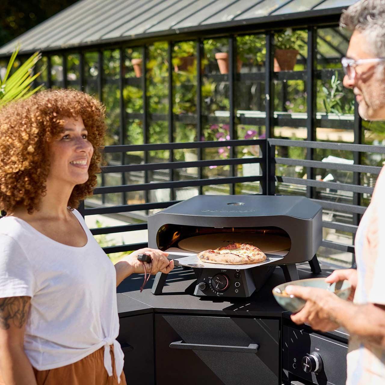 Gas Pizzaofen Cozze 17 Zoll Classic Rotate Black Edition, 50 mBar inkl. drehbarem Pizzastein & Hitzeschild