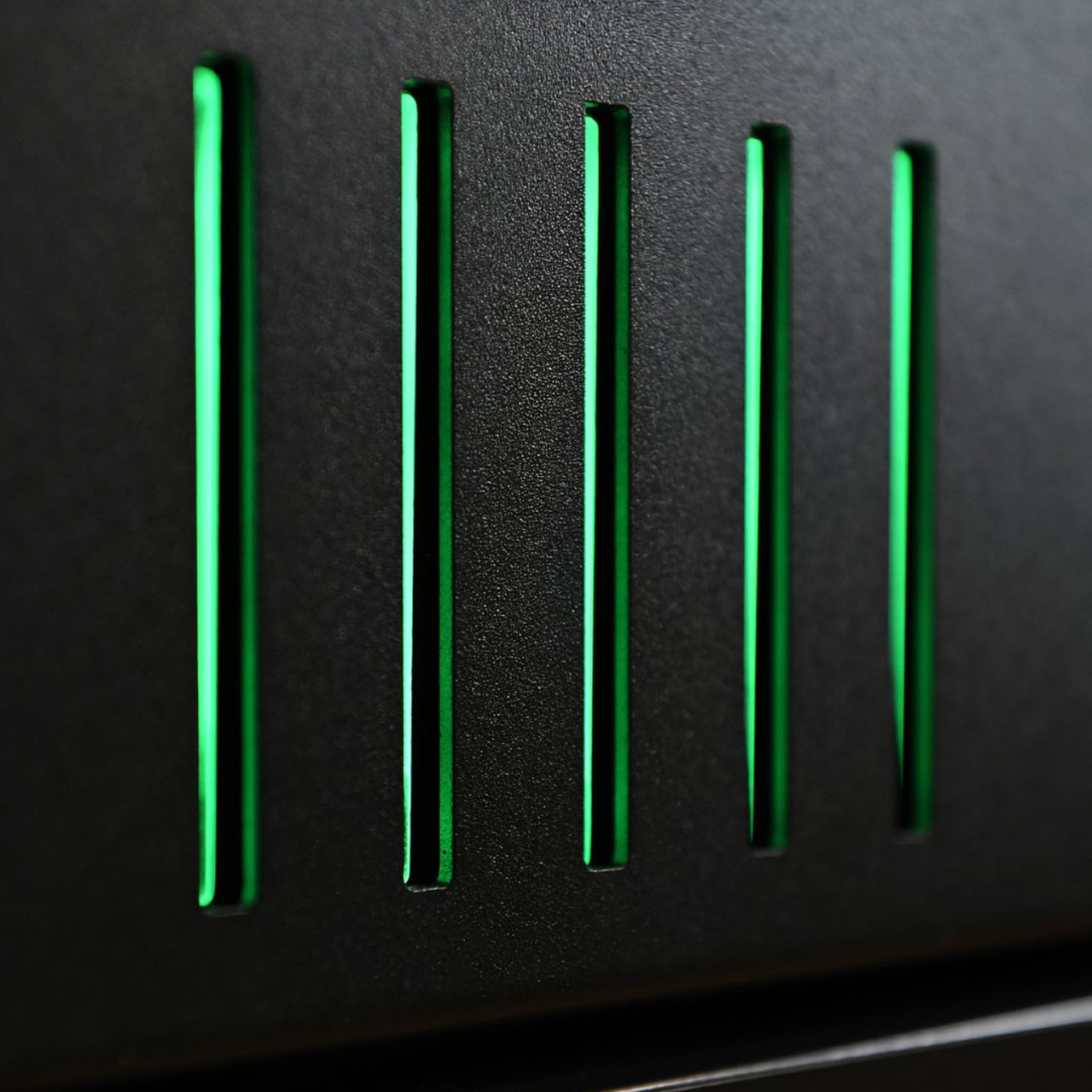 Outdoorchef QUBE Black Modellbranding beleuchtet