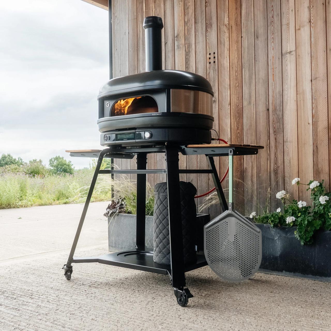 Pizzaofen Gozney Dome XL Gen 2.0 Essentials Bundle inkl. Gestell und Pro Pizzaschieber XL - Ausführung: Off Black