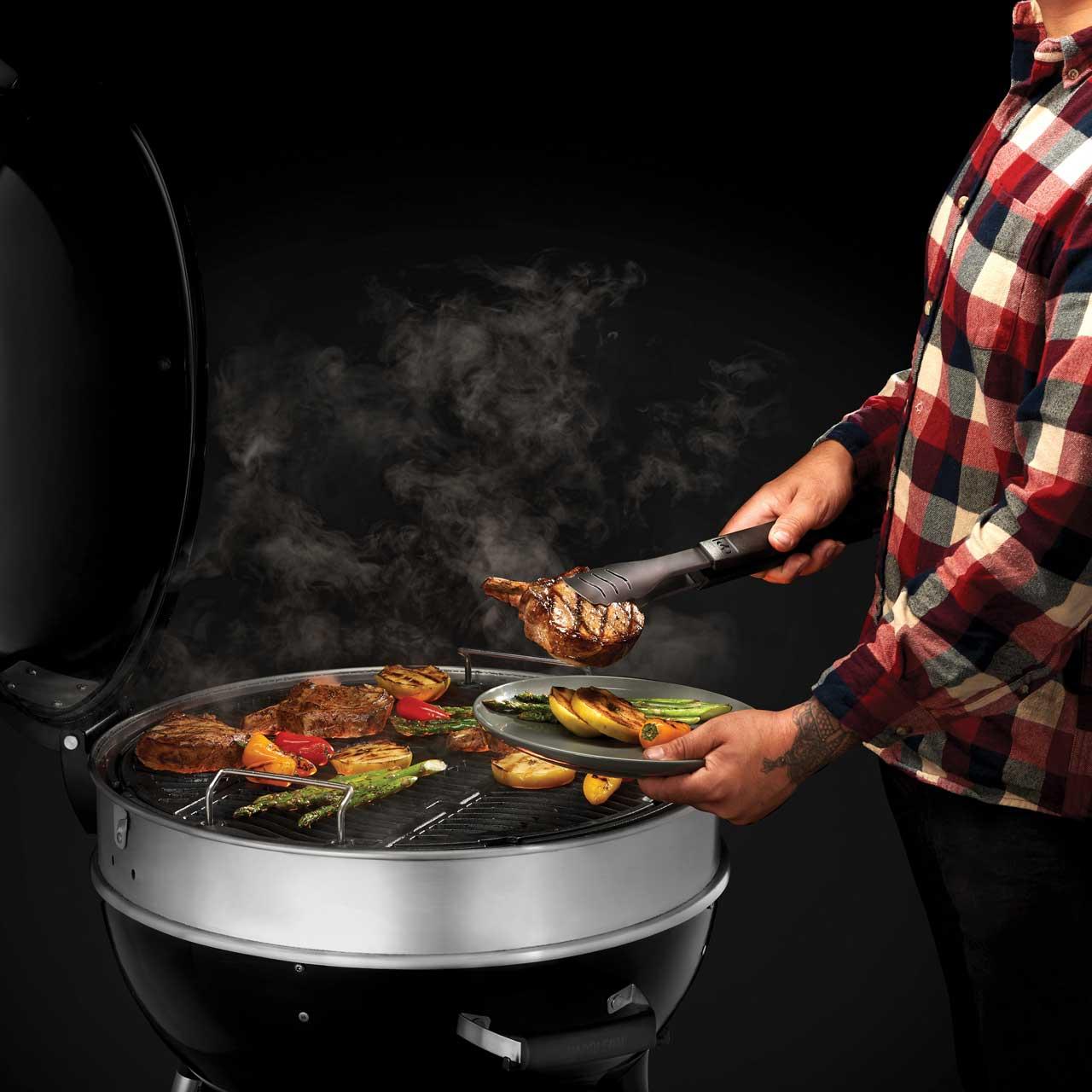 Kugelgrill Napoleon PRO22K-LEG-3, schwarz Holzkohlegrill DN 57 cm