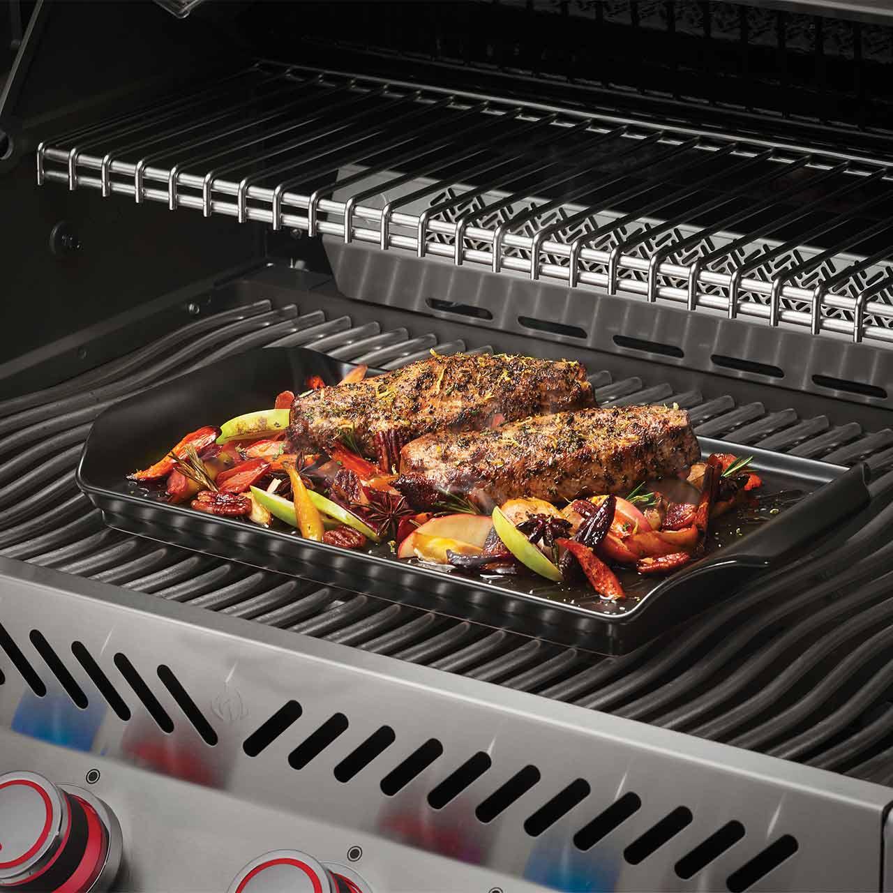 Grillzubehör Napoleon Keramische Grillplatte mit Geflügelaufsatz 43x25 cm