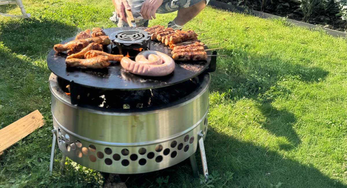 Anwendungsbeispiel, Petromax Grillplatte für optionales Feuerschale Tyropit Anwendungsbeispiel, Petromax Grillplatte für optionales Feuerschale Tyropit