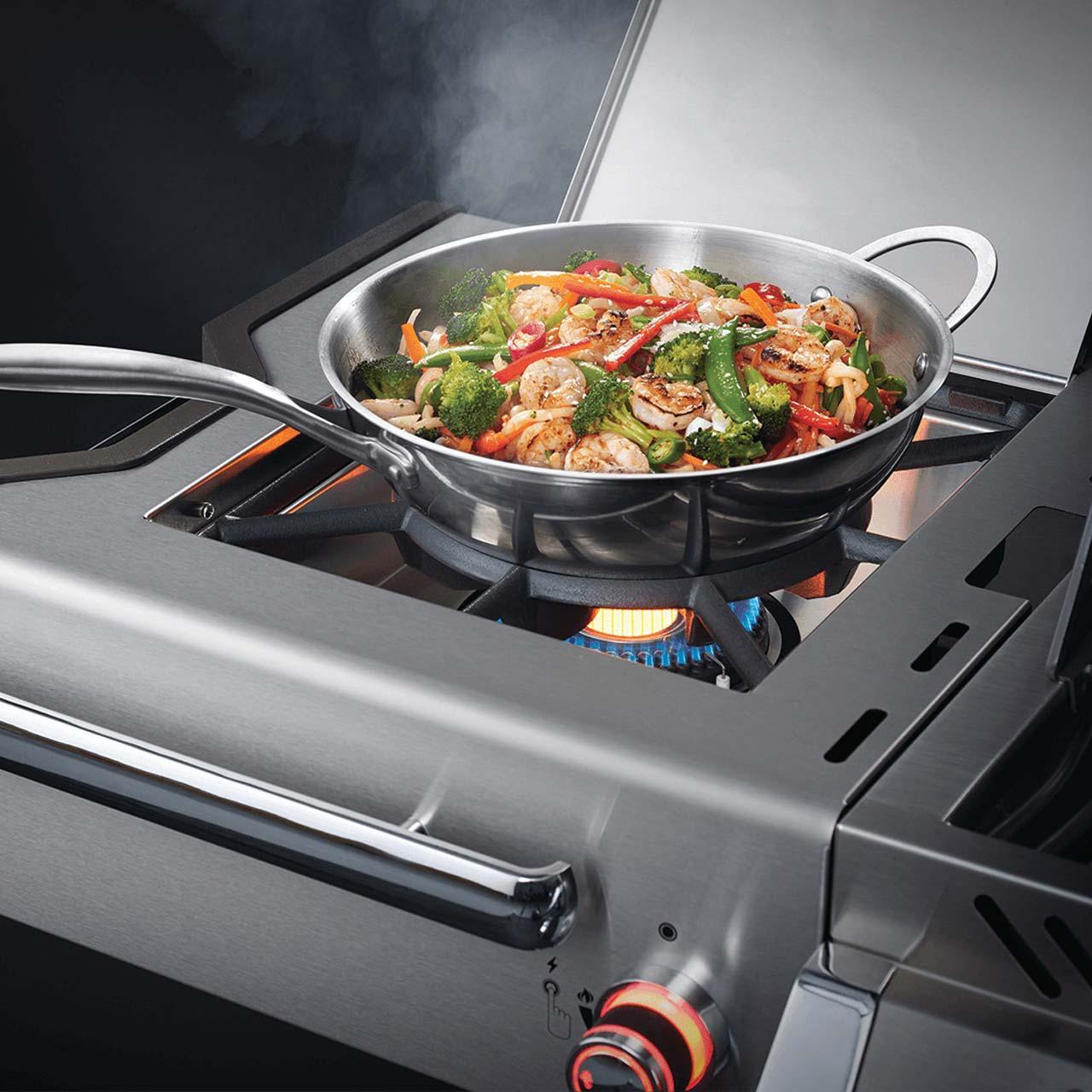 Gasgrill Napoleon Prestige Pro 825 inkl. Drehspieß-Set