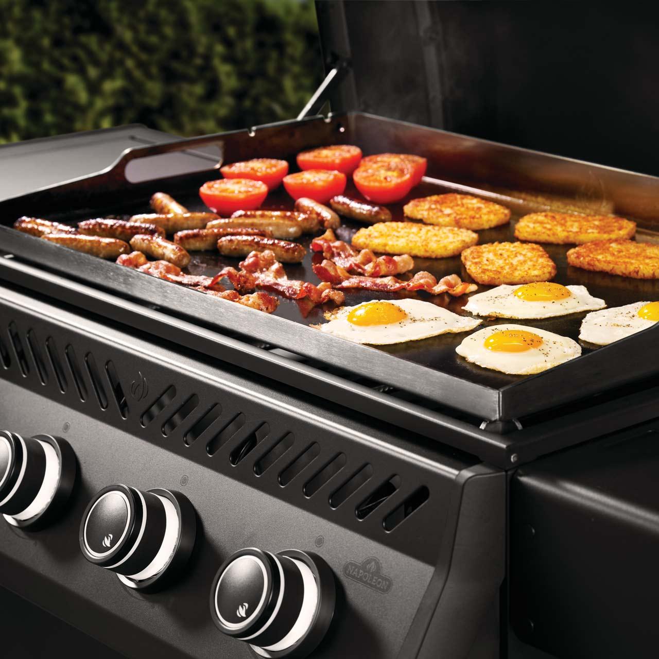 Gasgrill Napoleon Phantom Rogue PRO 30 mit Plancha und Sizzle Zone, mattschwarz