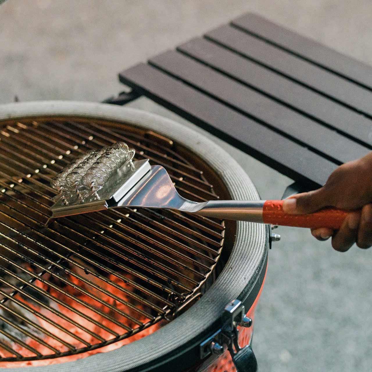 Kamado Joe Krafted Stahl Grillbürste mit Schaber