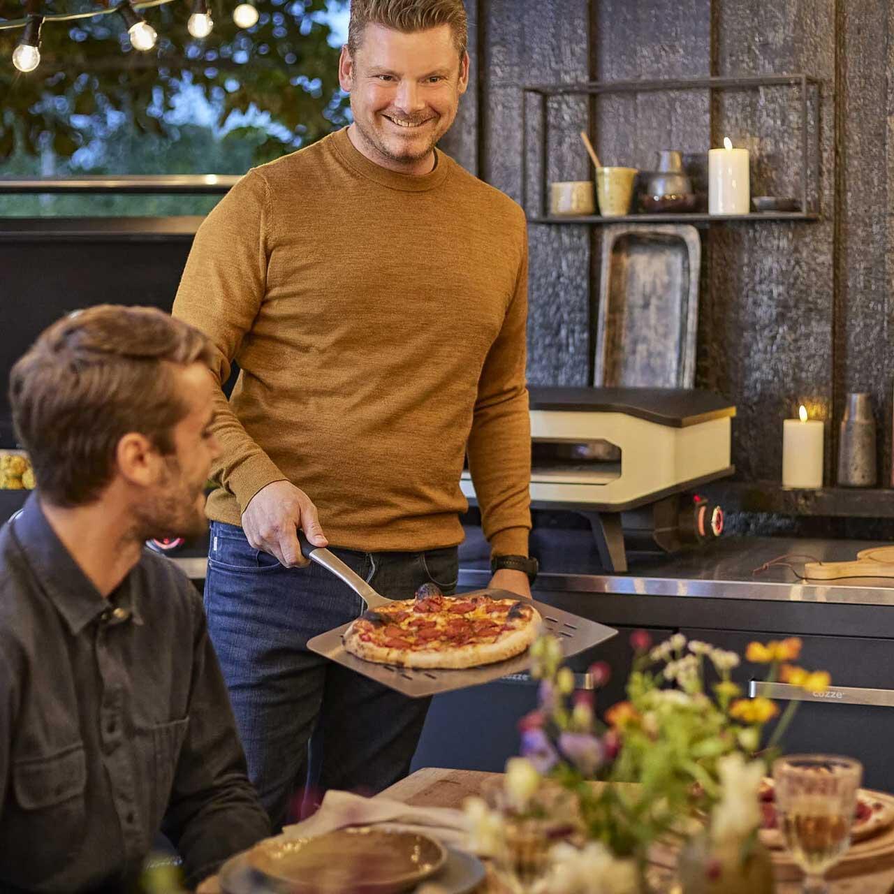 Cozze Pizza Bundle 17 Zoll: Gas Pizzaofen mit rotierendem Pizzastein inkl. Pizzaheber und Bambus Pizzabrett