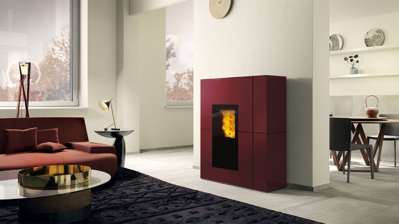 Pelletofen wasserführend Edilkamin Blade2 H 18 Up 19,2 kW Ambiente